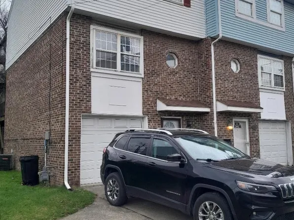 52 Park Ave, Washington, PA 15301