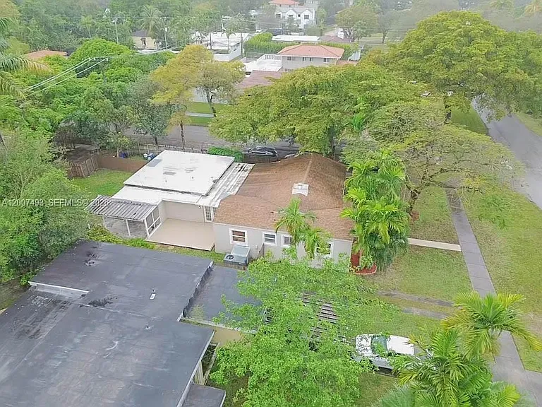 410 Pinecrest Dr — Photo 27