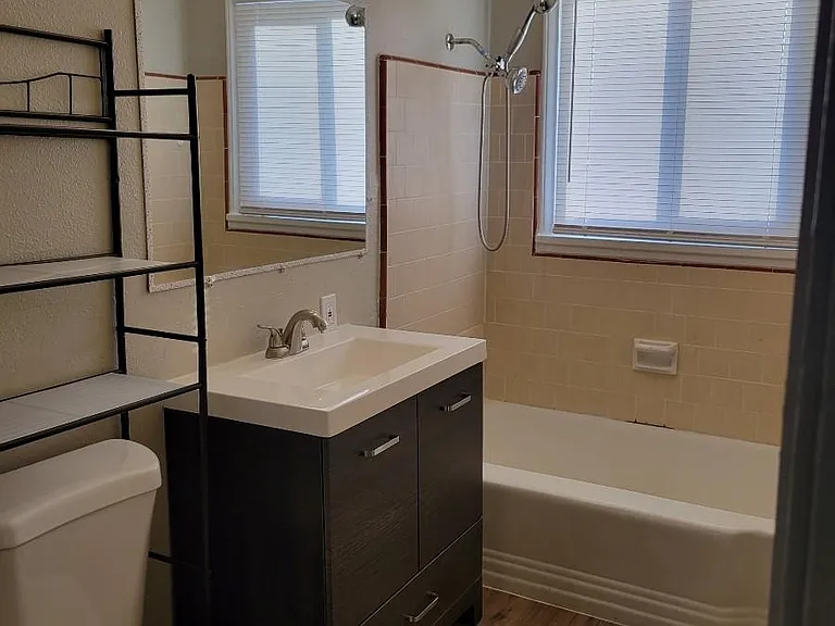 1305 E Harvard Ave — Photo 12
