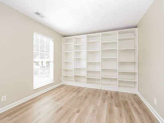 5th image of 713 Kelsey Ct