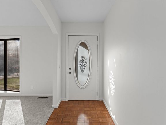 2nd image of 108 Mulberry St