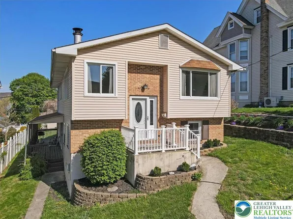 715 Center St, Jim Thorpe, PA 18229