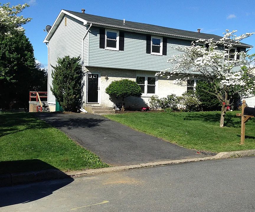 1st image of 72 Jonathan Dr
