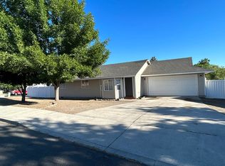 3467 SW Salmon Ave, Redmond, OR 97756