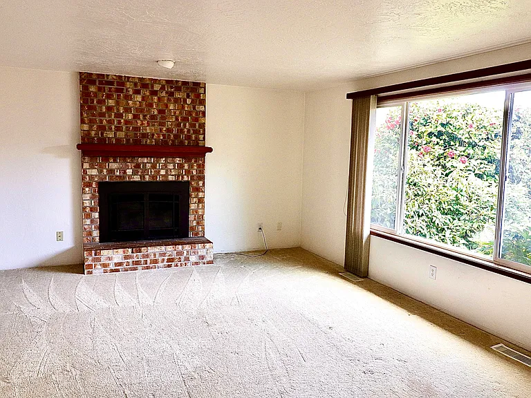 6141 Cotton Dr SE — Photo 4
