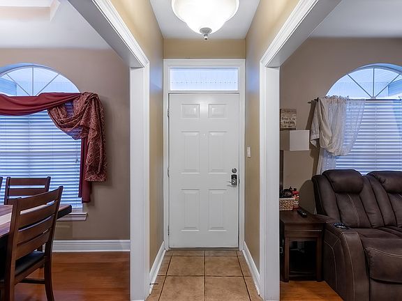 3rd image of 39 Hidden Hills Dr W