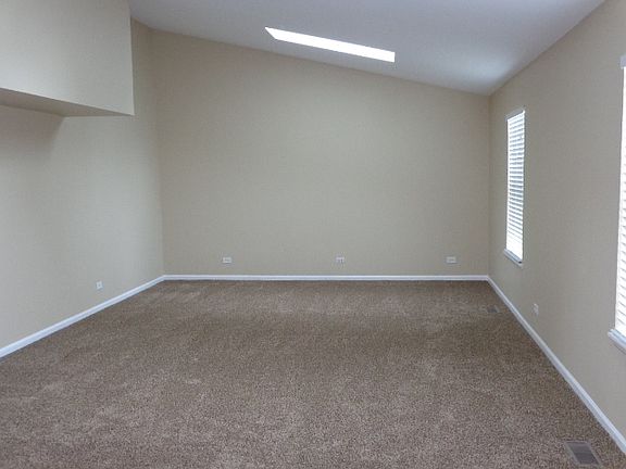 3rd image of 2704 Peppertree Ln
