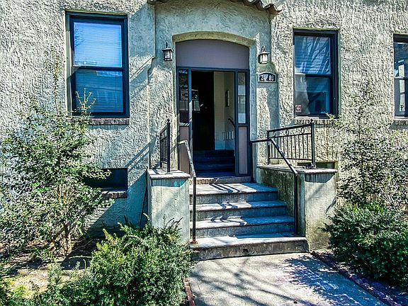 3rd image of 24-09 28th St #3-2
