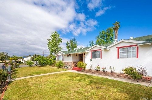 2nd image of 1283 Edgehill Dr