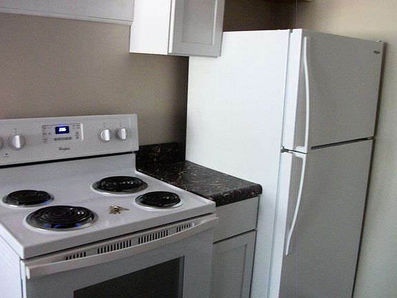 4th image of 117 Church St #105