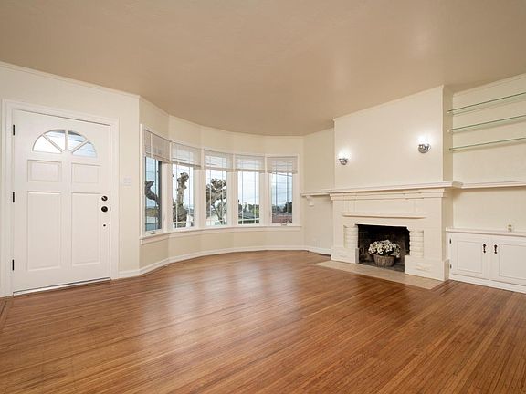 3rd image of 545 Elm Ave