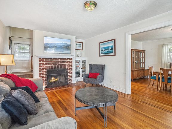 5th image of 90 Cambridge Ave