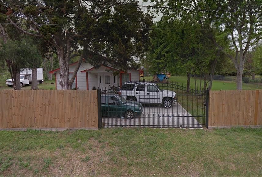 2nd image of 728 Millville Dr
