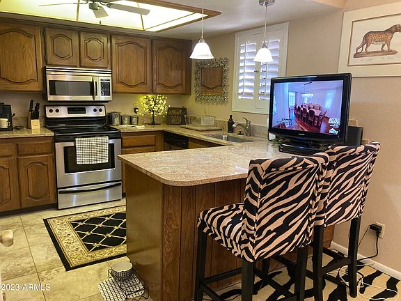 3rd image of 12212 N Paradise Village Pkwy S APT 106