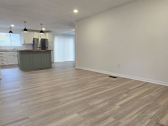 4th image of 9331 Cherry Valley Ct