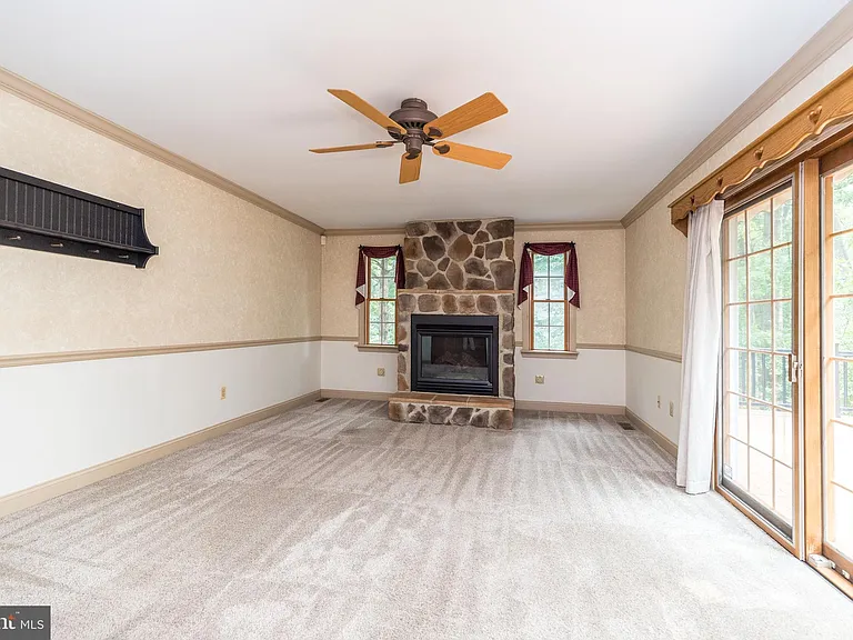 100 Live Oak Dr — Photo 14