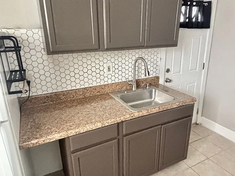 Desirable Euclid Neighborhood Apartment Building (Studio Apartments) & 2 Bedroom Single House - S... — Photo 7