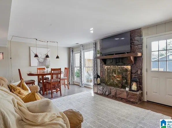 711 Cahaba Manor Dr, Pelham, AL 35124