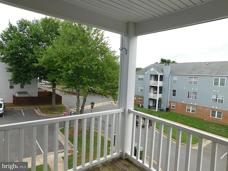 200 Dover Pl #201 — Photo 3