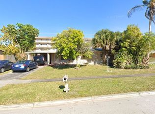 5809 Park Dr, Pompano Beach, FL 33063