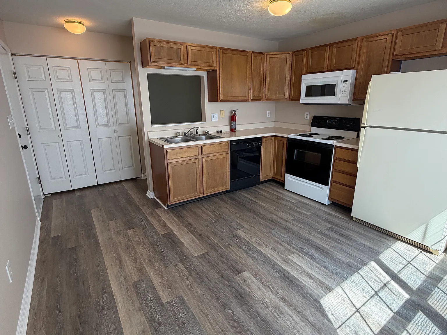 3 bed, 1159 sqft, $1,525 — Photo 4