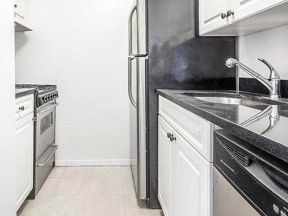 5th image of 154 W 70th St APT 3M
