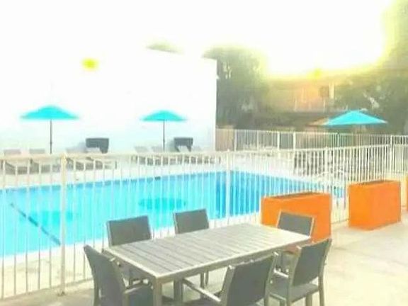 4th image of 17938 Burbank Blvd #207