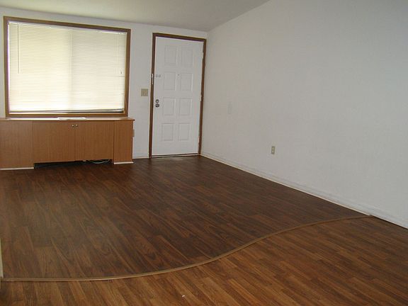 5th image of 10010 S Nob Hill Cir #0
