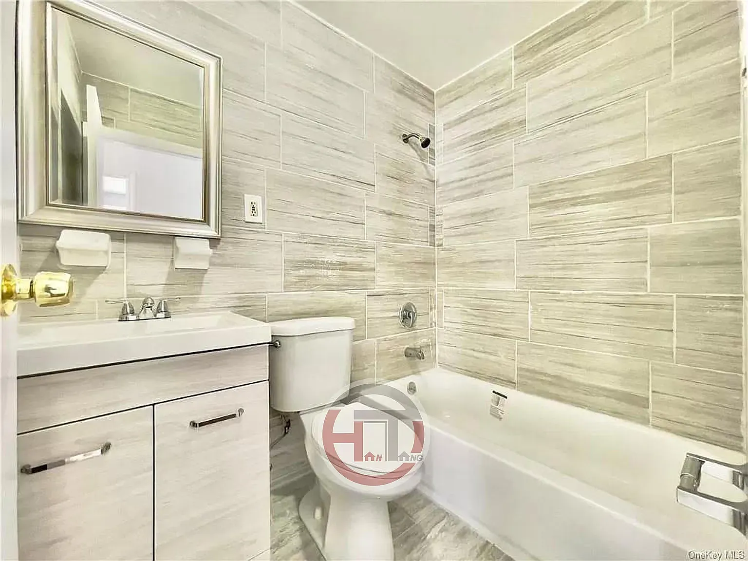 3 bed, 1000 sqft, $3,200 — Photo 2