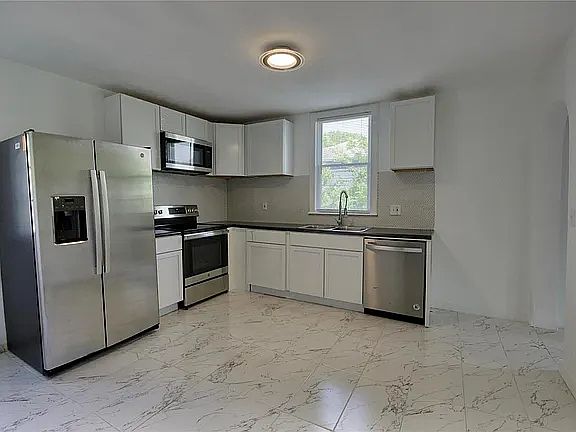 5th image of 4681 Heidelberg Ave