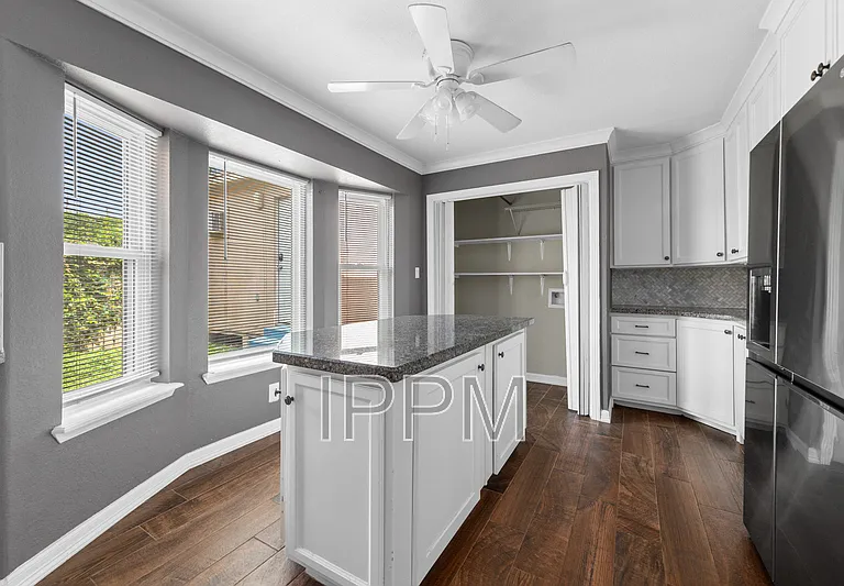 609 Inverary Dr — Photo 9