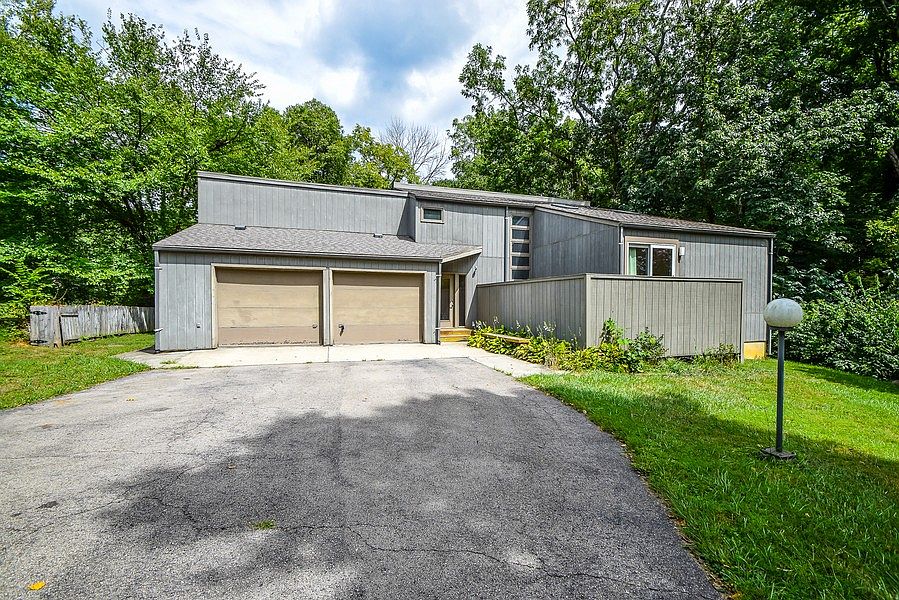 1st image of 480 Moorewood Cir