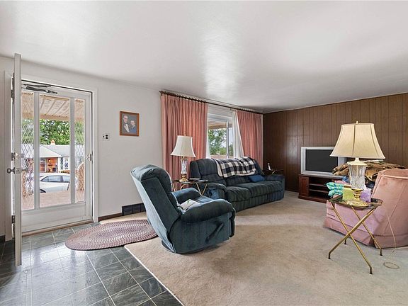 4th image of 320 Livingston Rd
