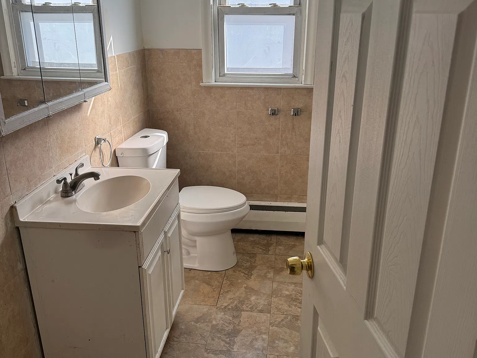 3 bed, 1350 sqft, $2,250 — Photo 4