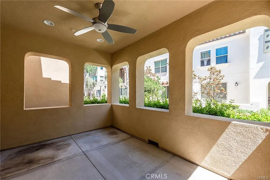 3 bed, 2.5 bath, 1810 sqft, $4,900 — Photo 4