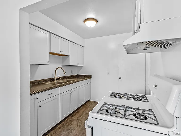 534 Saint Maron Pl #107 — Photo 5