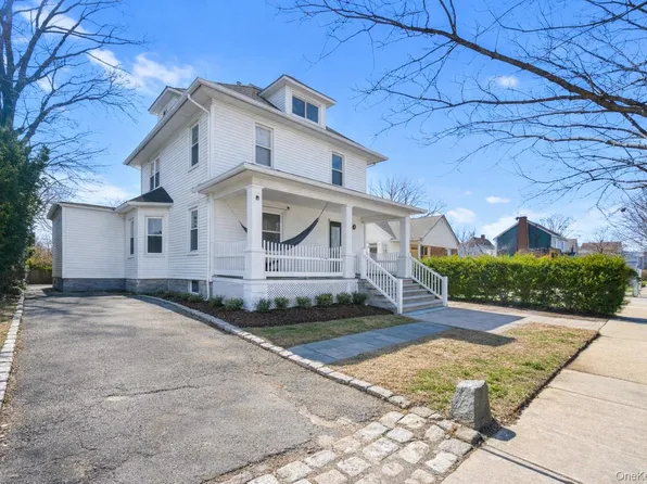 116 Oak Avenue, Hempstead, NY 11550