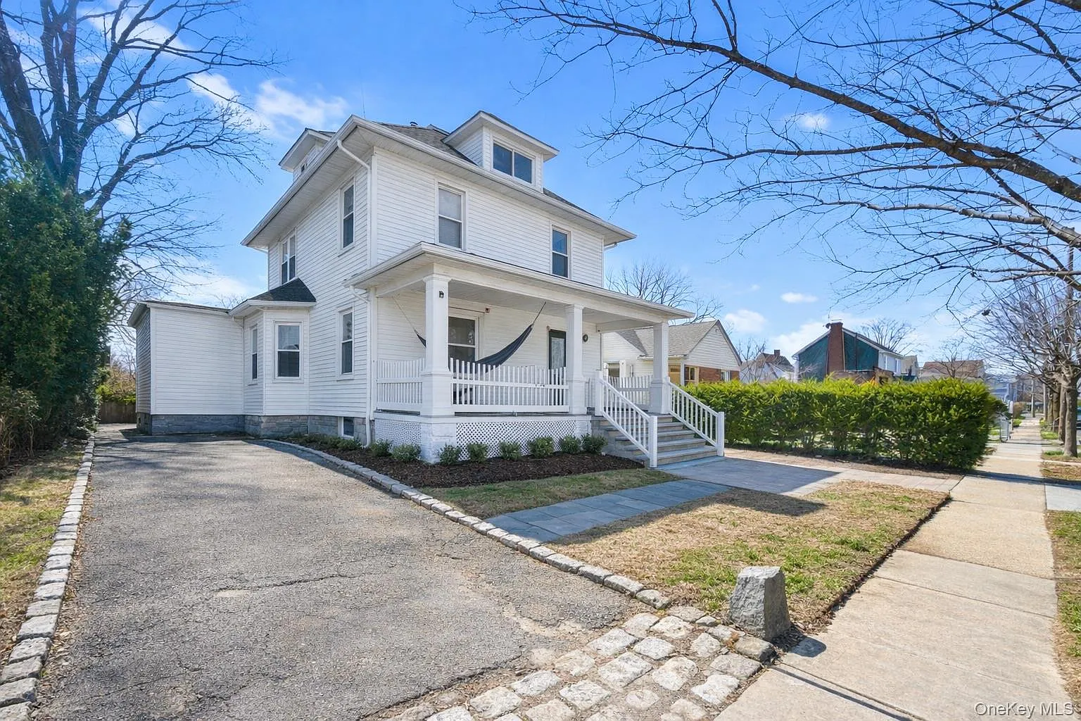 116 Oak Avenue photo 1