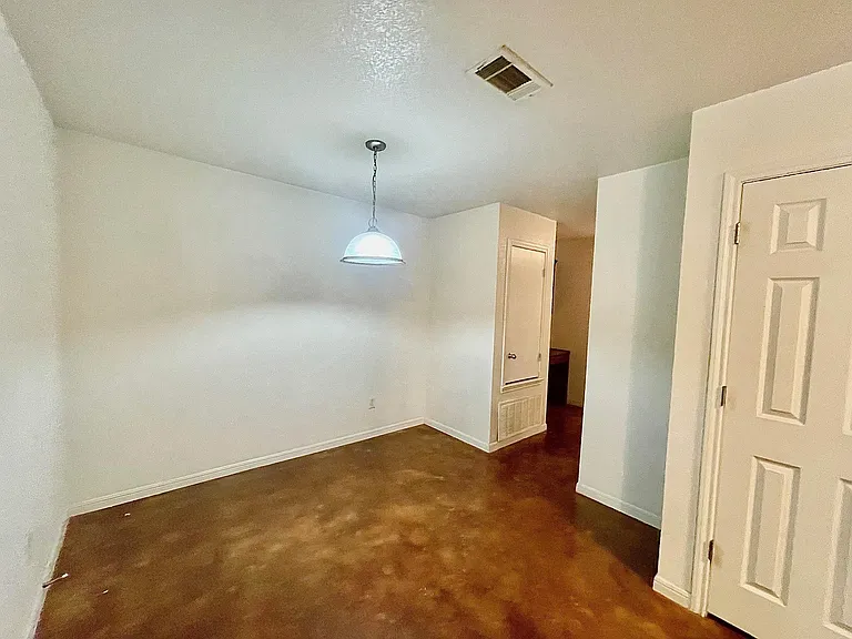 5018 205th Loop #B — Photo 7