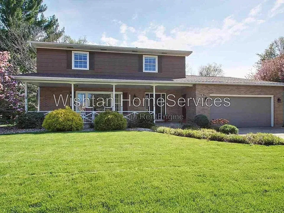 2443 Bradmoor Dr
