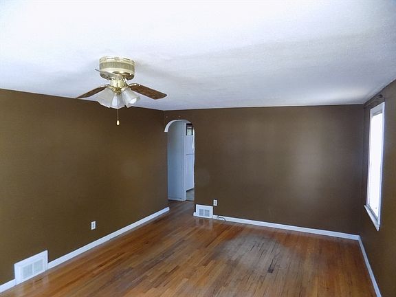 5th image of 1261 Page Blvd