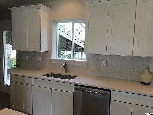 1795 E Gunderson Ln — Photo 26