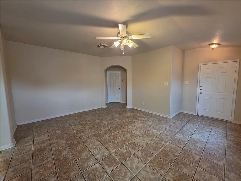 2403 Pinpoint Dr — Photo 3