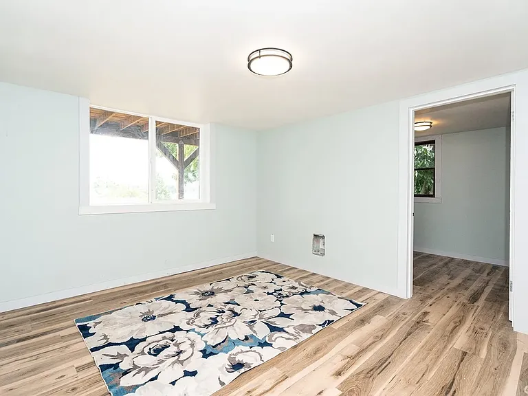 219 NE Washington Ave #3 — Photo 5