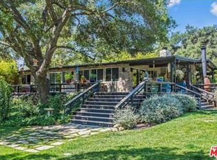 1044 Meadows End Dr, Calabasas, CA 91302