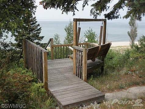 Landing on Top of steps leading to Lake Michigan