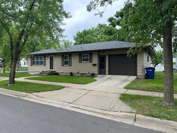 49 21st Ave S, Saint Cloud, MN 56301
