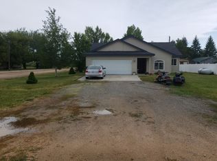 304 W Camas Ave, Fairfield, ID 83327