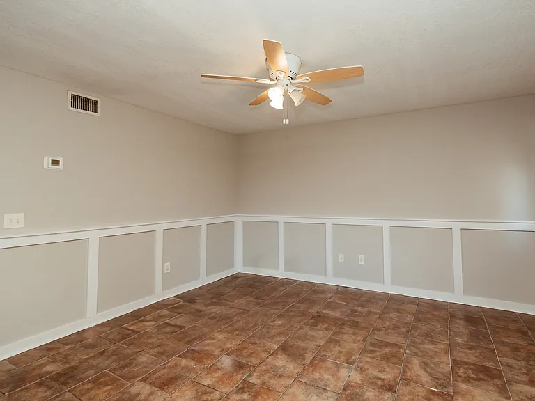 719 S Berthe Ave #17 — Photo 2