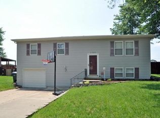 1721 W Ferrel Dr, Olathe, KS 66061